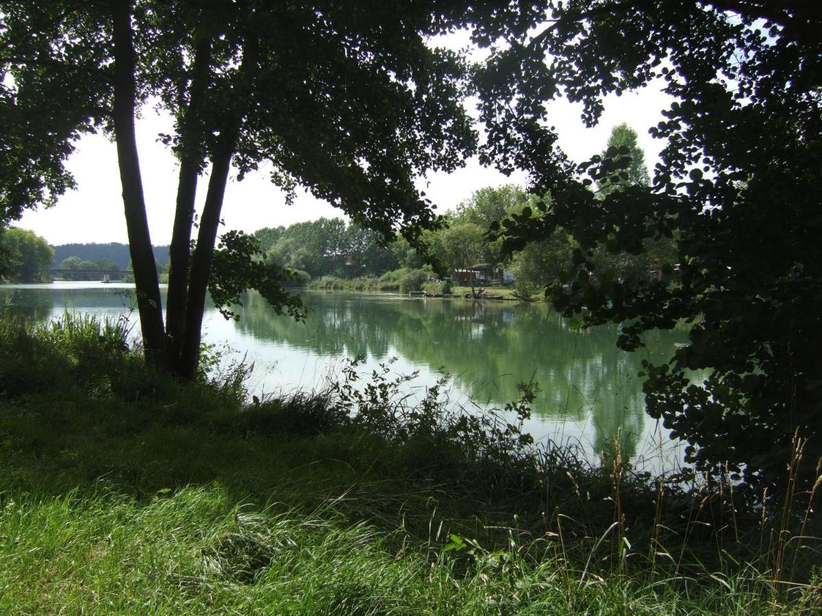 Montfaucon-d'Argonne Arara B&B 외부 사진